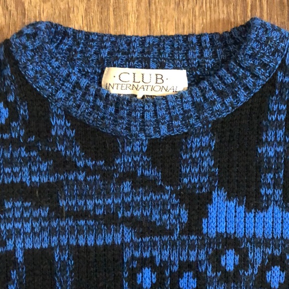 Vintage Patterned Knit Sweater. - Picture 3 of 13